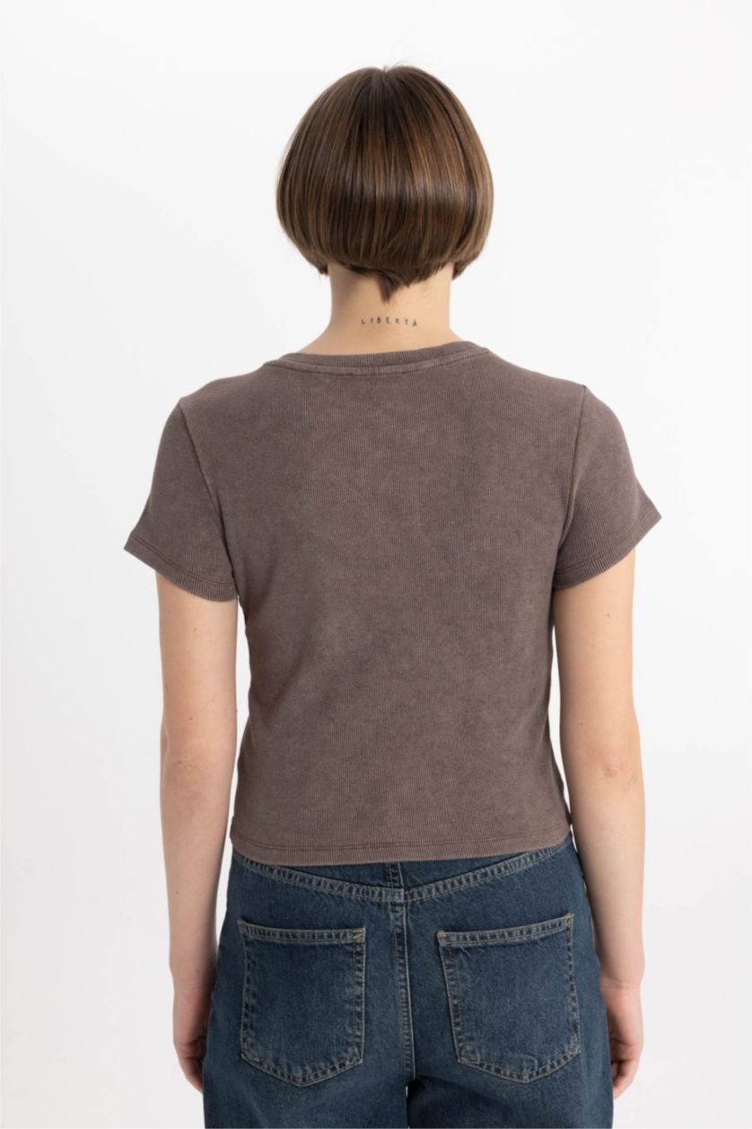 Woman Brown Fitted Crew Neck Washe Effect Basic T-Shirt