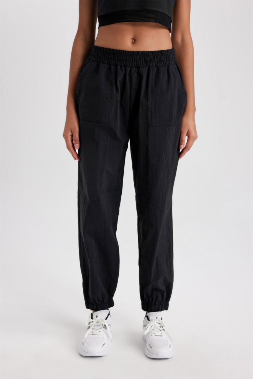 Kadın Siyah Sporcu Jogger Eşofman Altı Oversize Geniş Kalıp Beli Lastikli Paraşüt