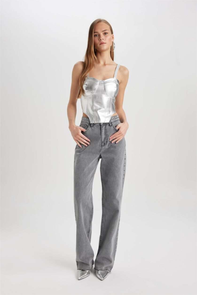 Kadın Ekru Melanj Kalp Yaka Korse Görünümlü Parlak Kumaş Askılı Bluz