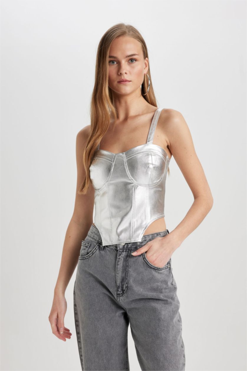 Kadın Ekru Melanj Kalp Yaka Korse Görünümlü Parlak Kumaş Askılı Bluz