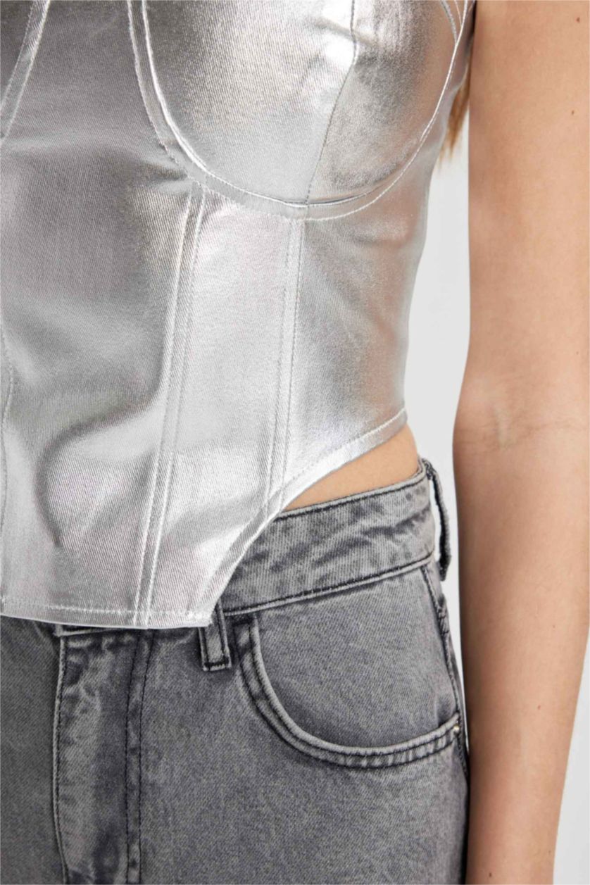 Kadın Ekru Melanj Kalp Yaka Korse Görünümlü Parlak Kumaş Askılı Bluz