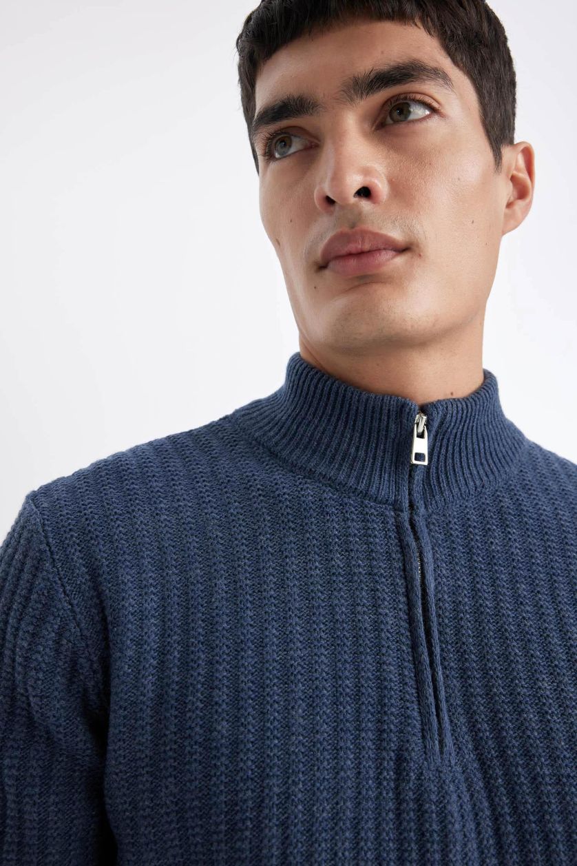 رجال نيلي بلوز تريكو قصة عادية بياخة عالية بسحاب