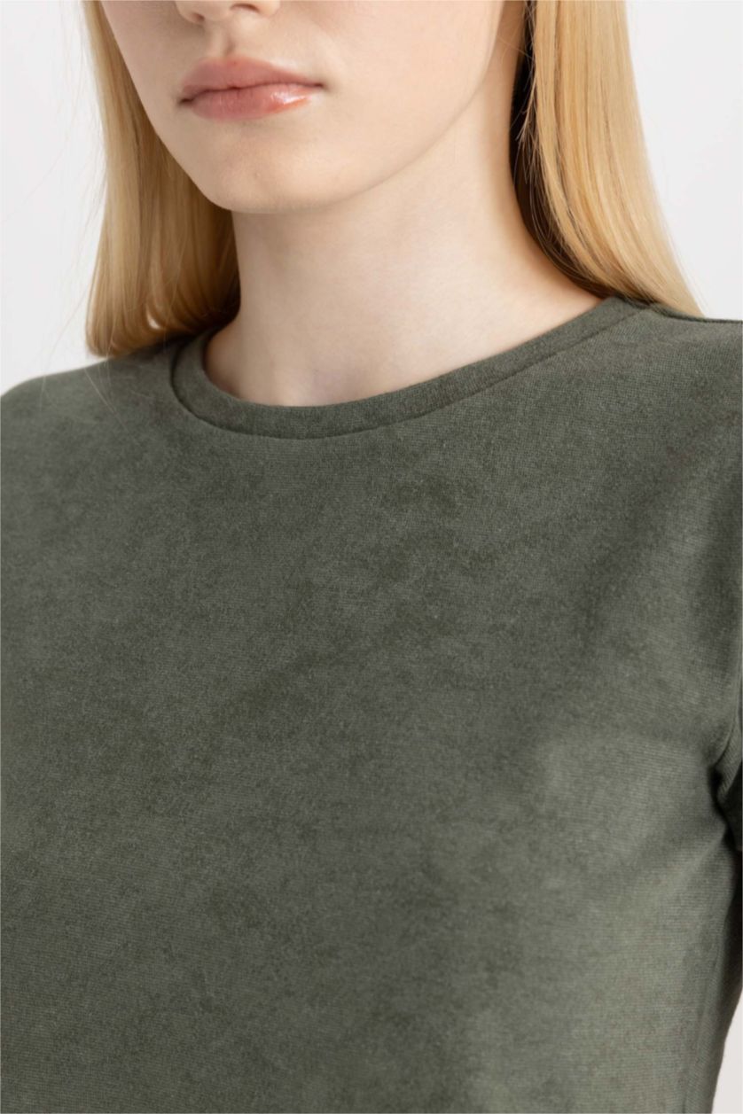 نساء كاكي كروب توب نص كم سليم فيت وبتأثير باهت