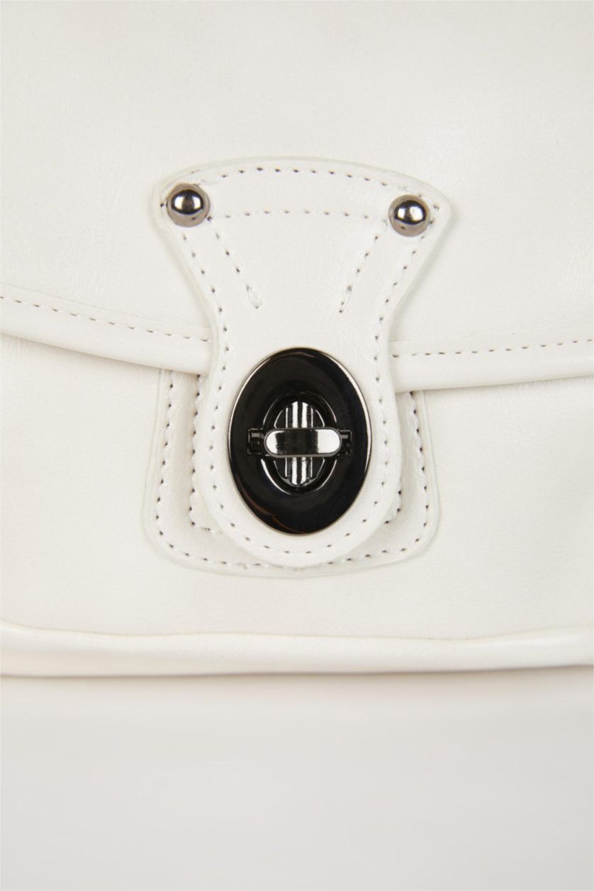 Kadın Bej Kadın Toka Detaylı Suni Deri Omuz Çantası