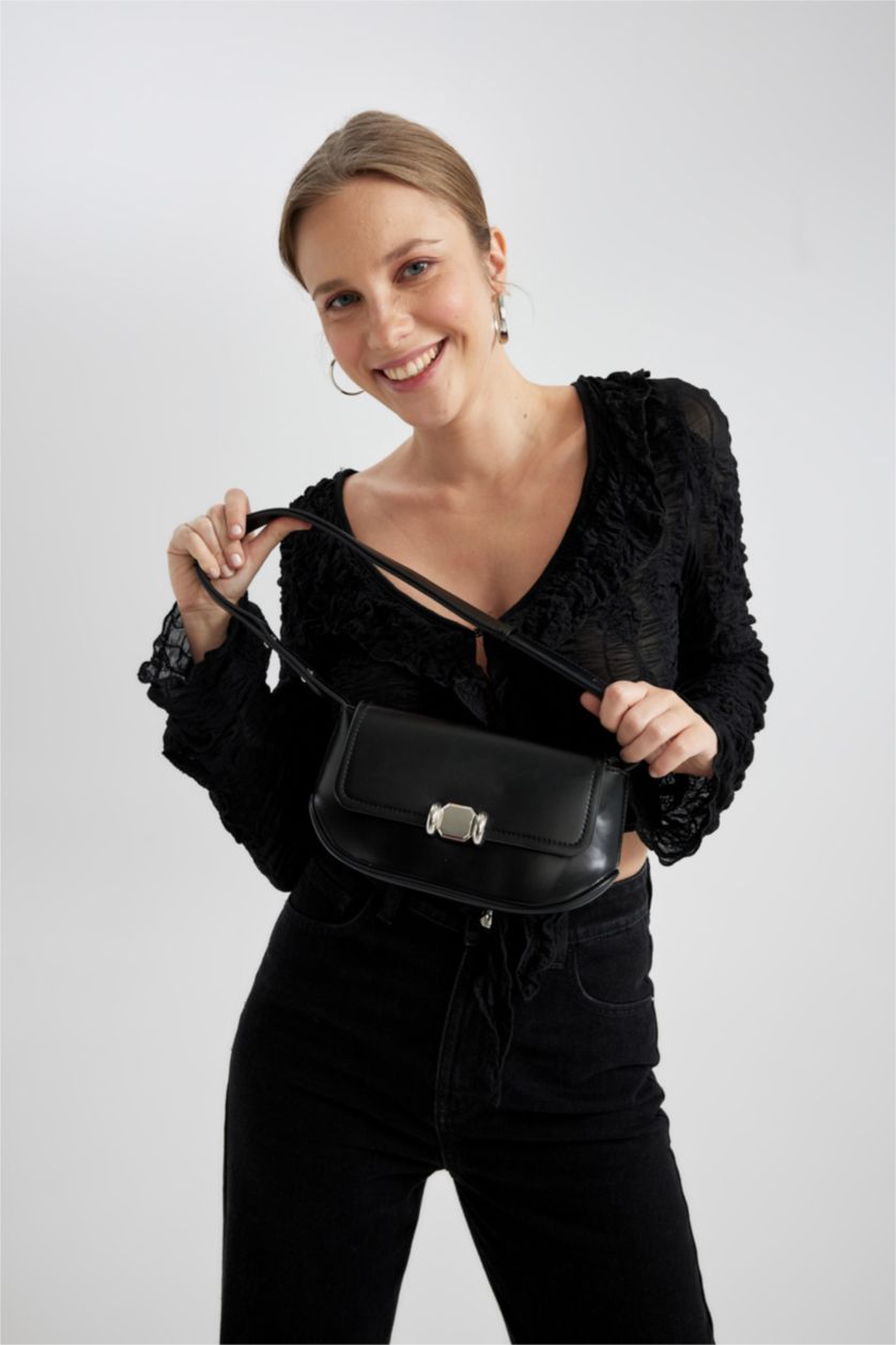 Kadın Siyah Kadın Toka Detaylı Suni Deri Omuz Çantası