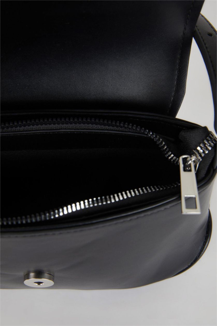 Kadın Siyah Kadın Toka Detaylı Suni Deri Omuz Çantası