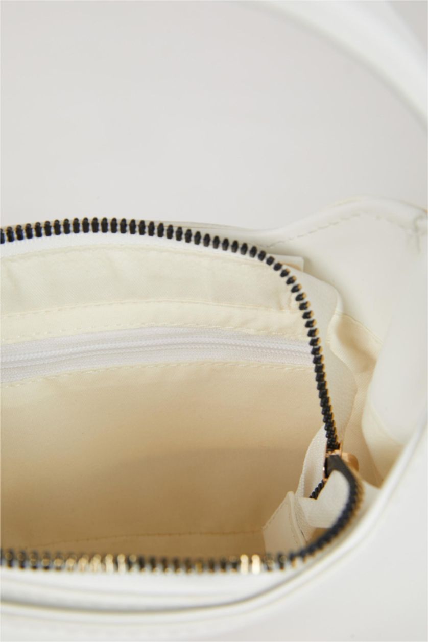 Woman White Faux Leather Shoulder bag