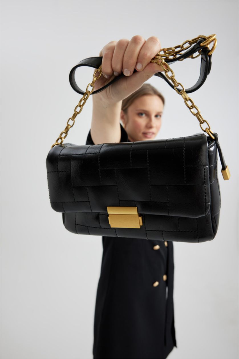 Kadın Siyah Kadın Toka Detaylı Suni Deri Omuz Çantası