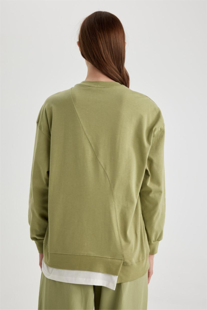 Woman Green Regular Fit Crew Neck Basic Sweatshirt Tunic