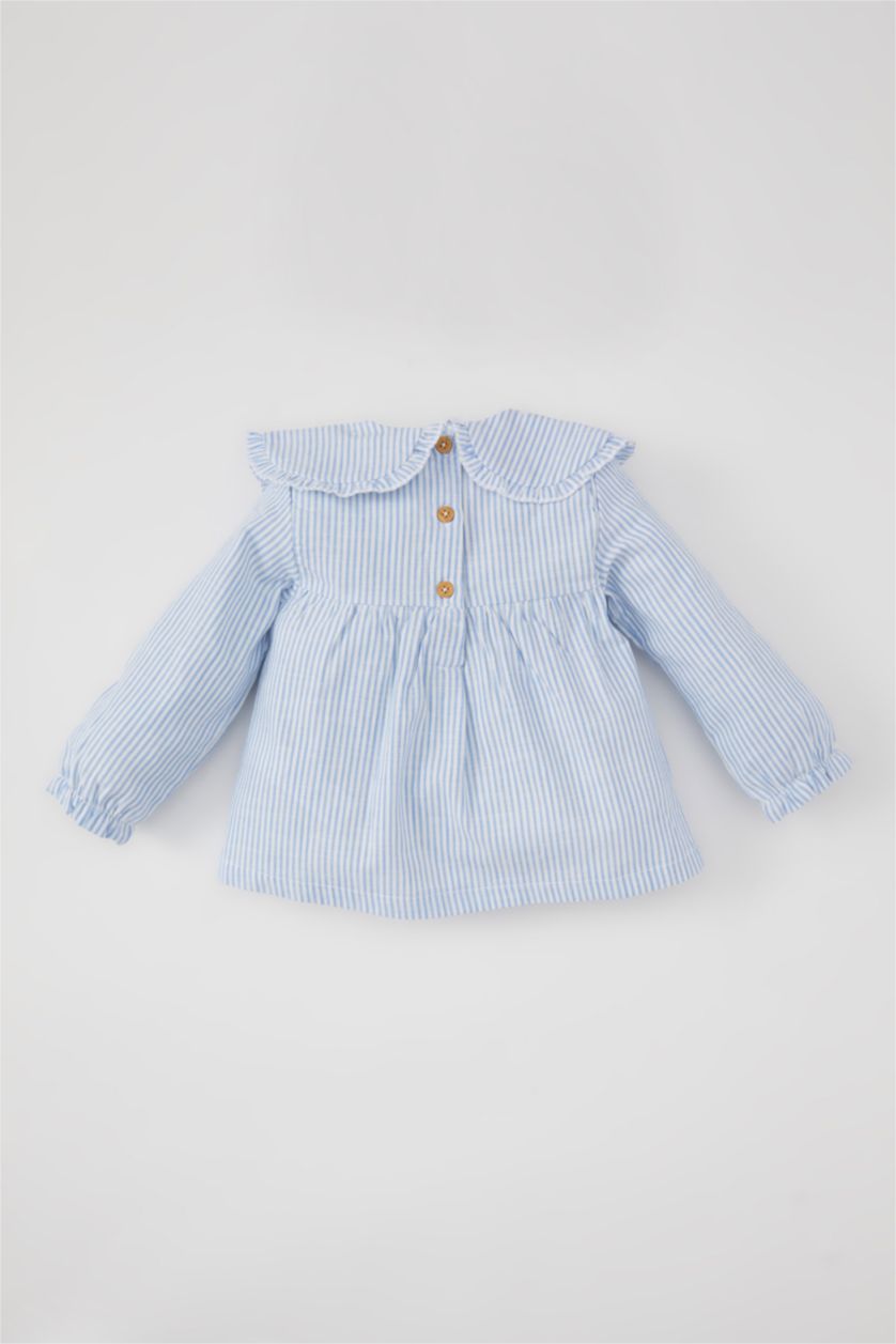 طفلة صغيرة أزرق فاتح قميص مخطط بناتي كم طويل قصة عادية وياقة بيبي