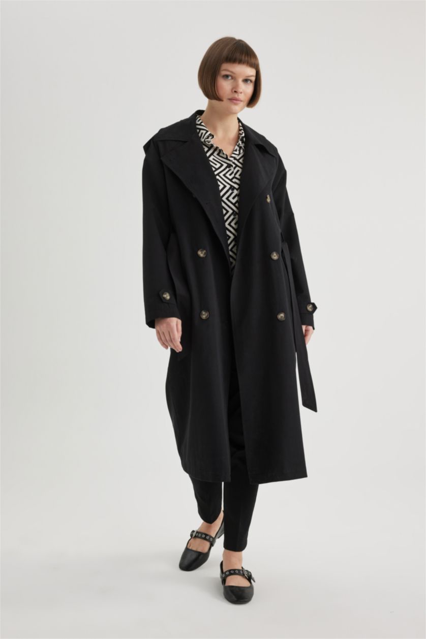 Kadın Siyah 	Su İtici Uzun Trençkot Kruvaze Yaka Düğmeli Cepli Apoletli Rüzgarlık Detaylı Kemerli Mevsimlik