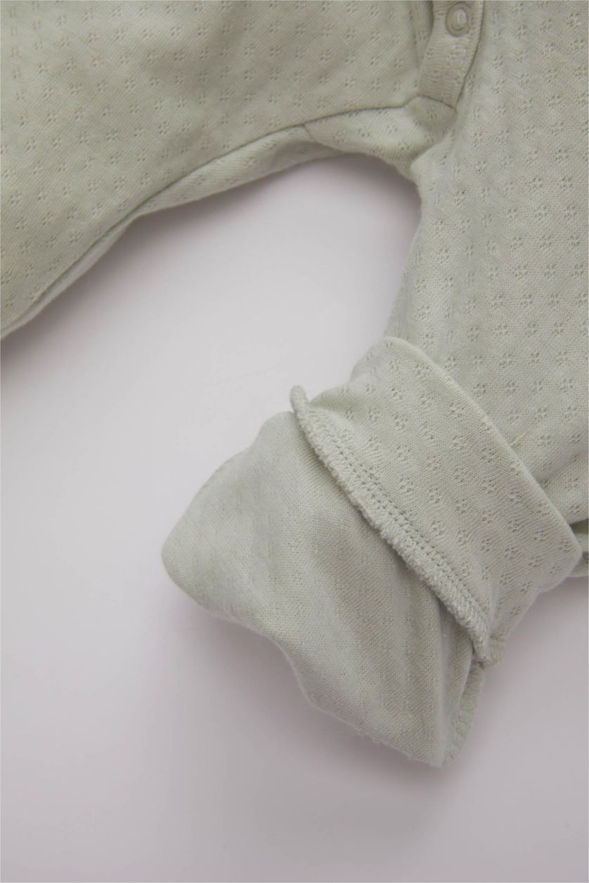 طفلة صغيرة نعناع جمبسوت بيبي بناتي حديثي الولادة