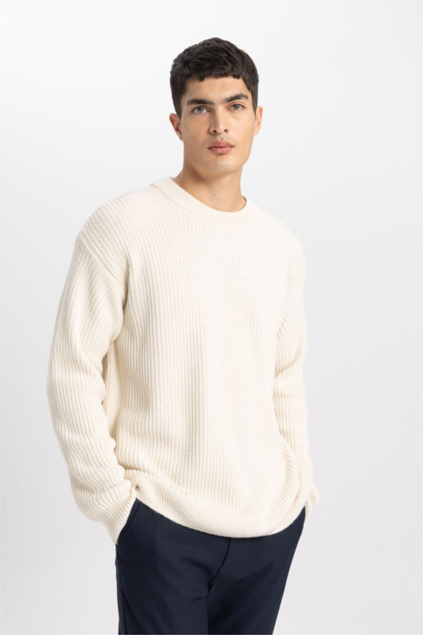 رجالي بيج فاتح بلوفر تريكو اوفر سايز برقبة مستديرة