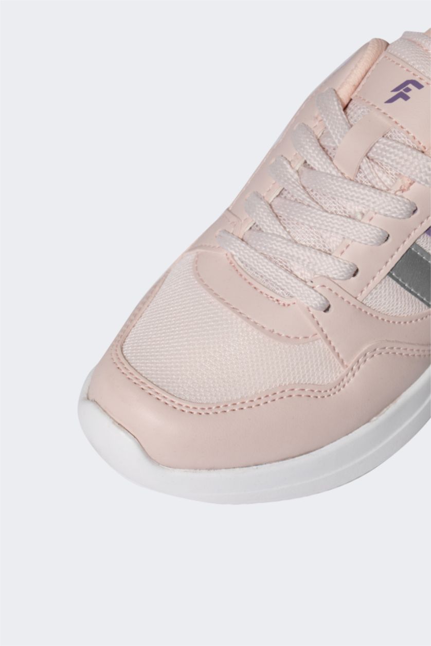 حريمي زهري فاتح حذاء رياضي حريمي جلد صناعي برباط