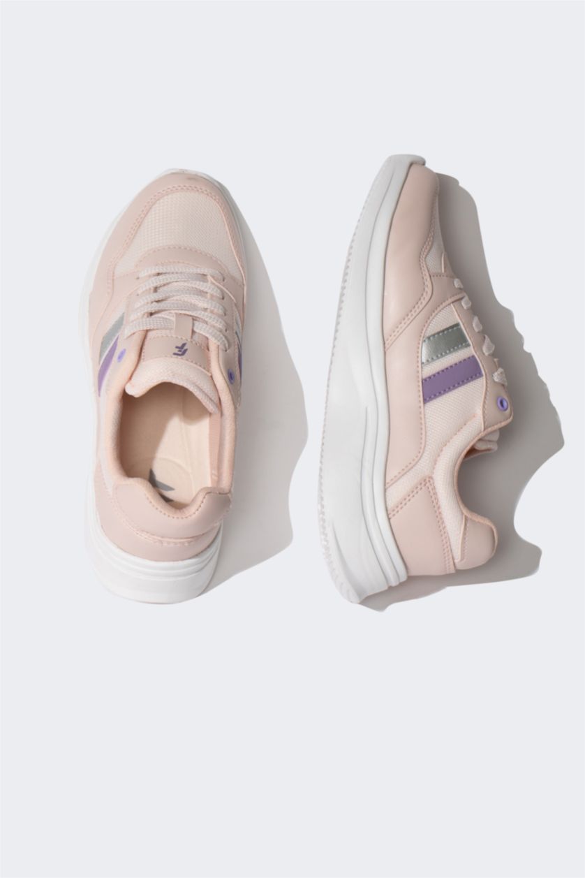 حريمي زهري فاتح حذاء رياضي حريمي جلد صناعي برباط