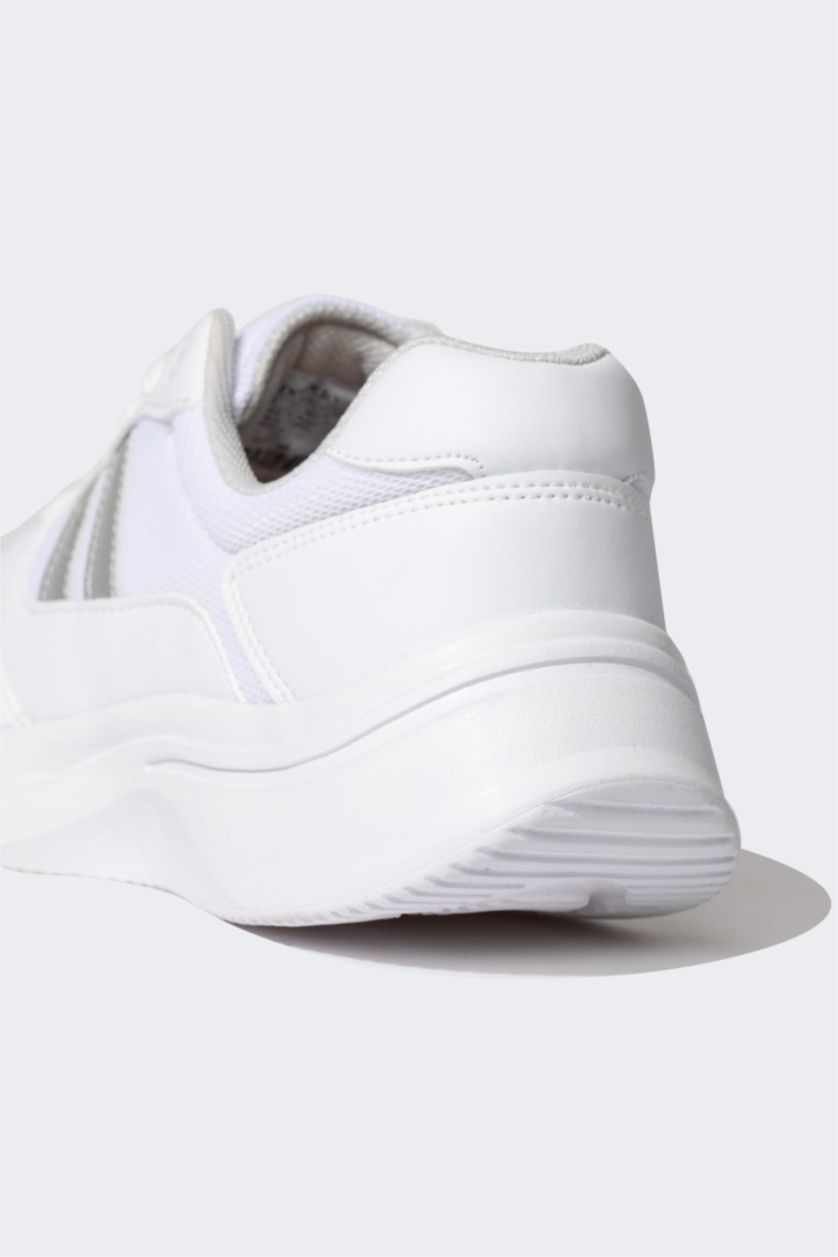 حريمي أبيض (000) حذاء رياضي حريمي جلد صناعي برباط