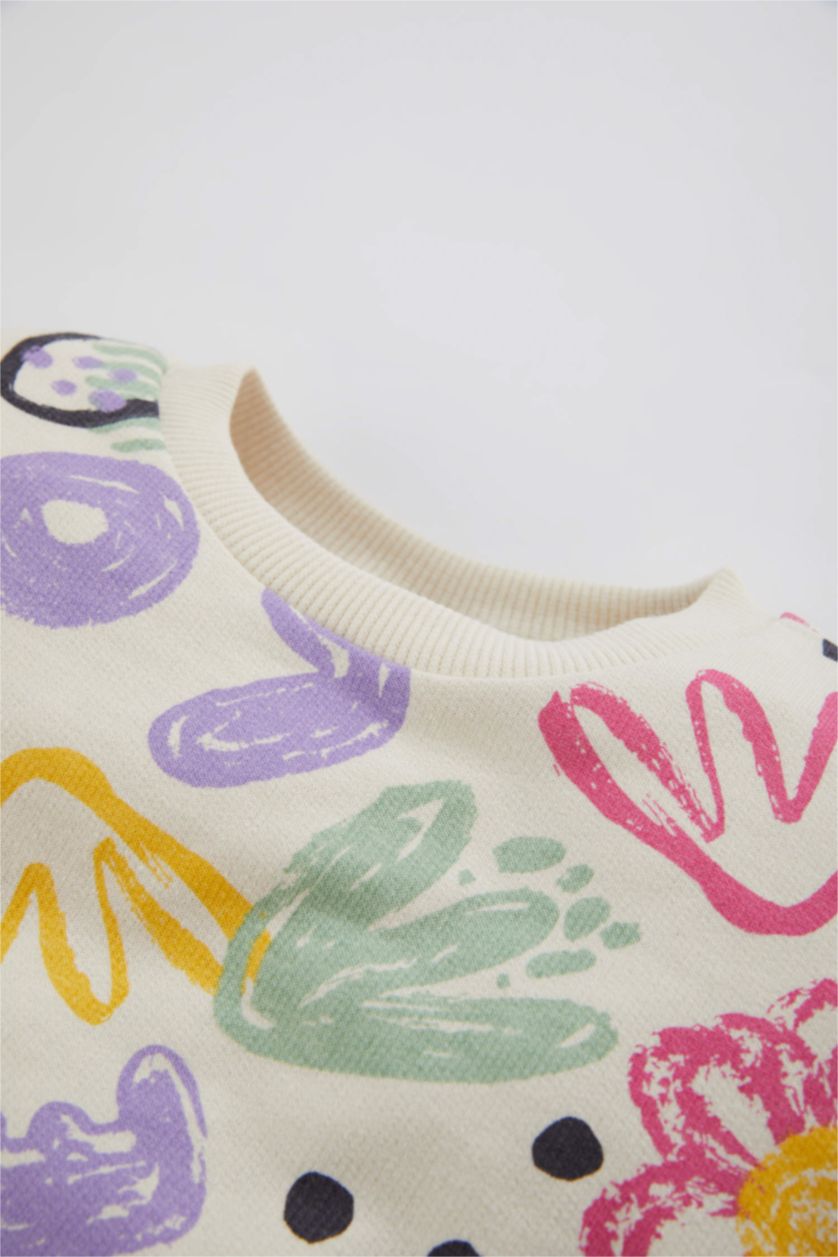 طفلة صغيرة بيج فاتح سويت شيرت بناتي قصة عادية بطبعة قلب