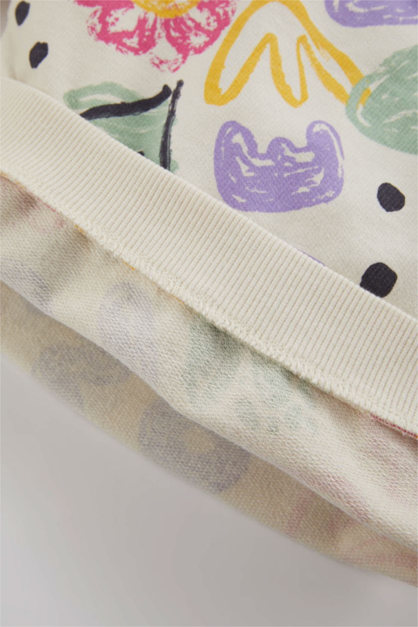 طفلة صغيرة بيج فاتح سويت شيرت بناتي قصة عادية بطبعة قلب