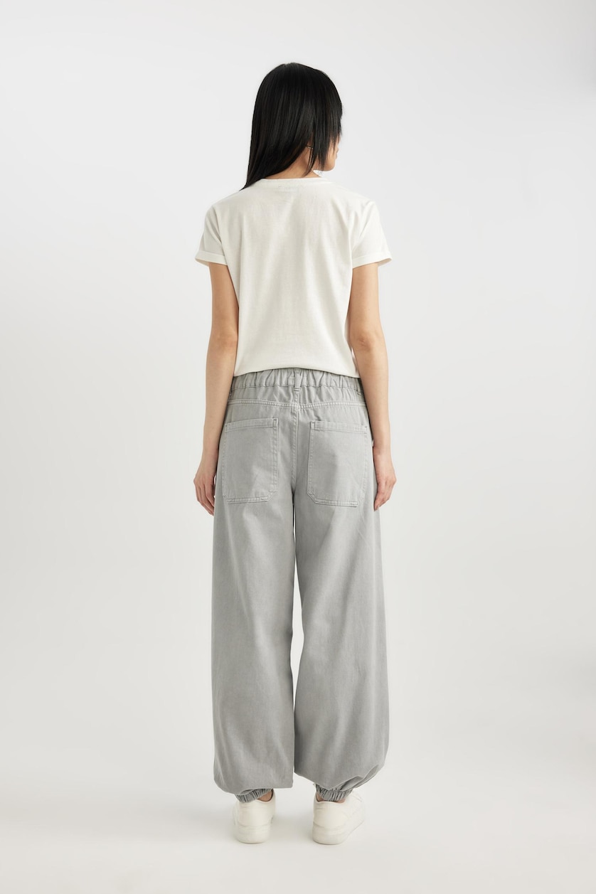 Kadın Açık Gri Jogger Fit Gabardın Pantolon
