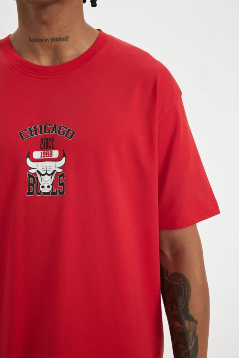 Erkek Kırmızı DeFactoFit NBA Chicago Bulls Boxy Fit Bisiklet Yaka Kısa Kollu Tişört