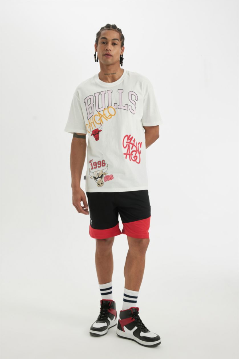 MAN Black DeFactoFit NBA Chicago Bulls Standard Fit Shorts