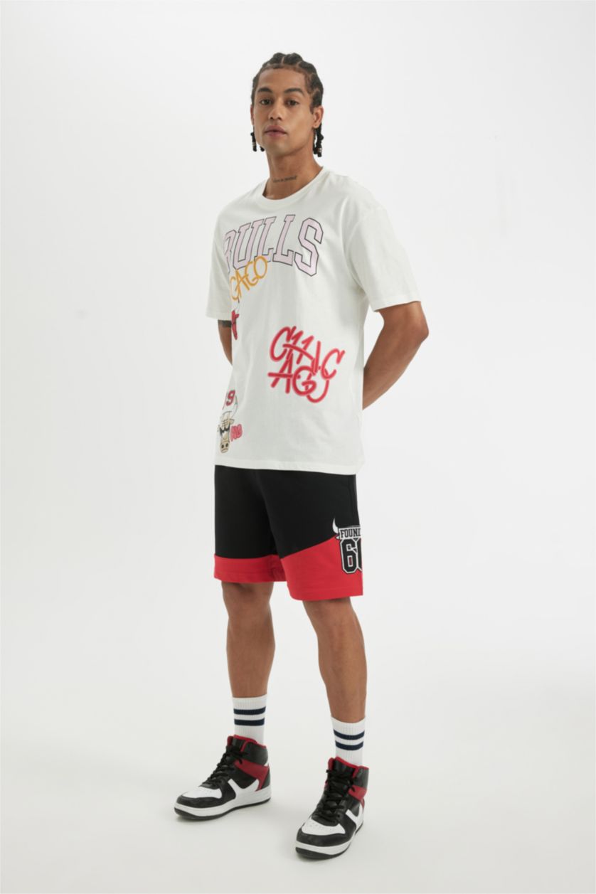 MAN Black DeFactoFit NBA Chicago Bulls Standard Fit Shorts