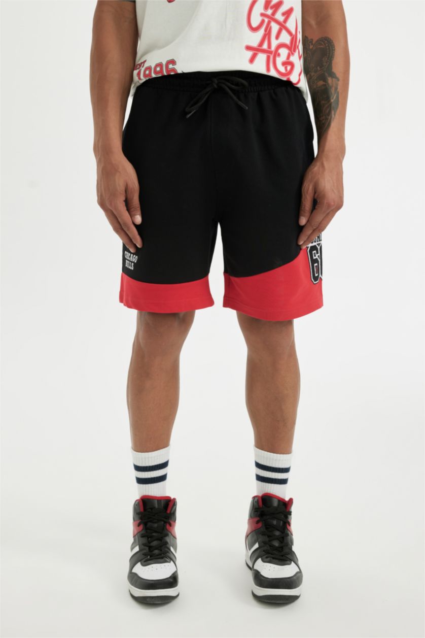 MAN Black DeFactoFit NBA Chicago Bulls Standard Fit Shorts
