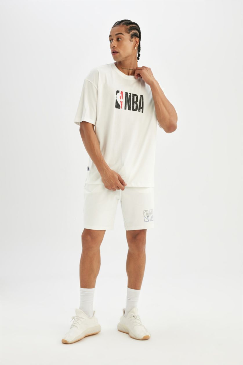 MAN Ecru DeFactoFit NBA Wordmark Standard Fit Short Leg Shorts