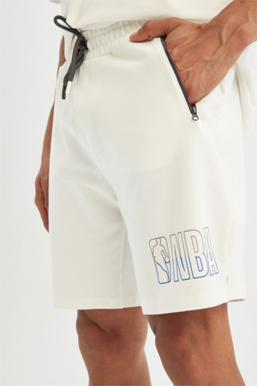 MAN Ecru DeFactoFit NBA Wordmark Standard Fit Short Leg Shorts