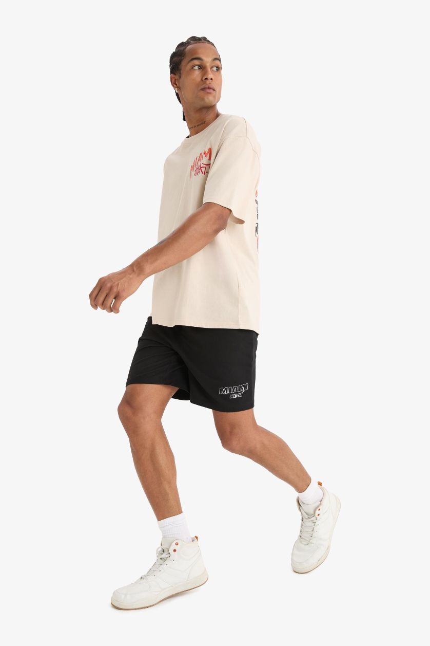 Erkek Siyah NBA Miami Heat Standart Fit Kısa Paça Şort