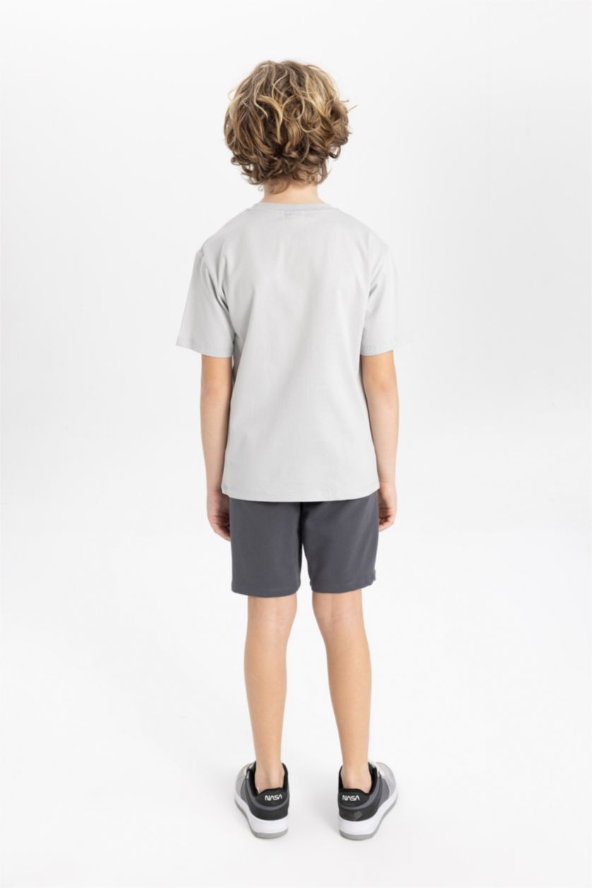 أولاد رمادي فاتح طقم ولادي تي شيرت وشورت - قطعتين