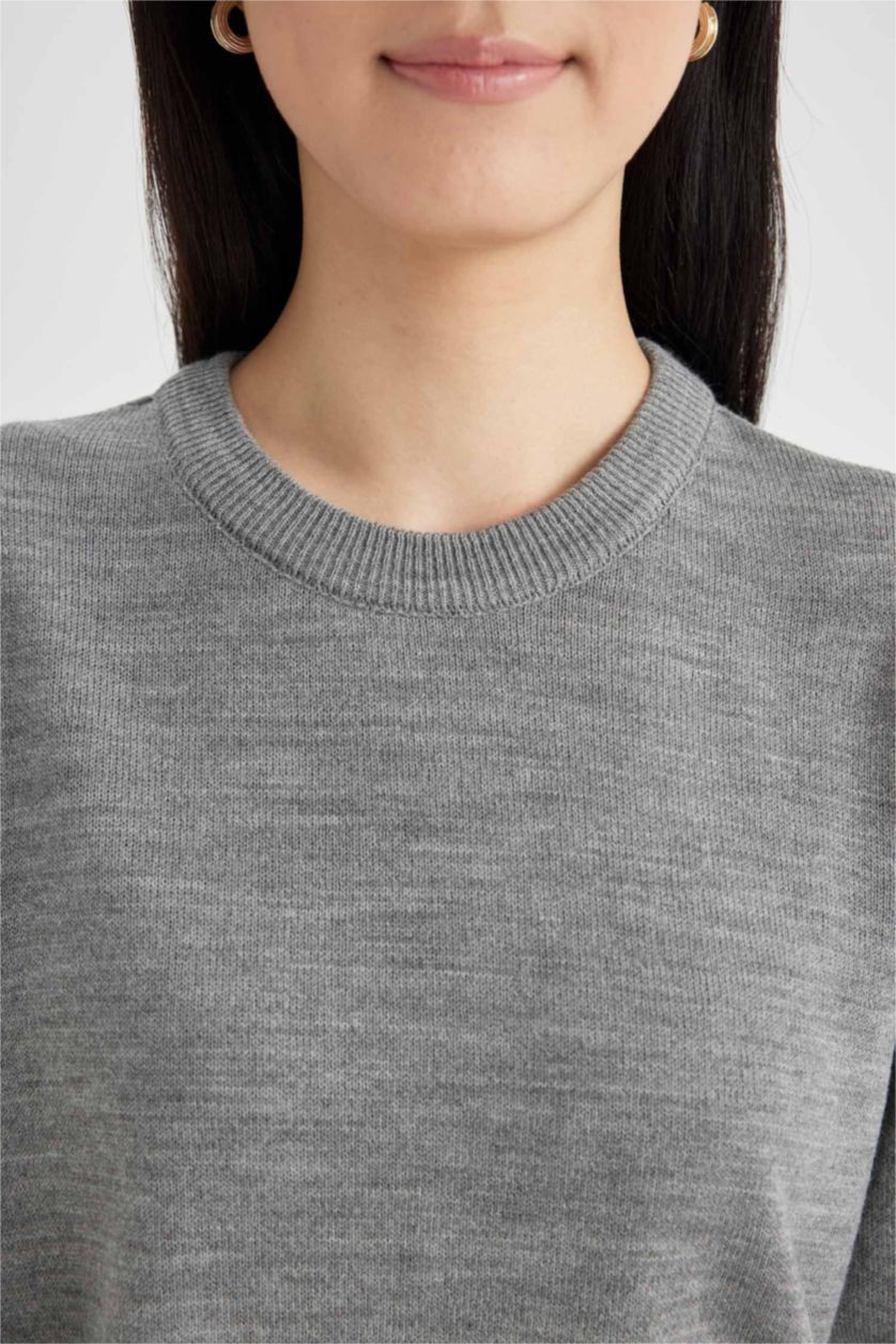 Kadın Açık Gri Regular Fit Yumuşak Dokulu Bisiklet Yaka Basic Düz Triko Kazak