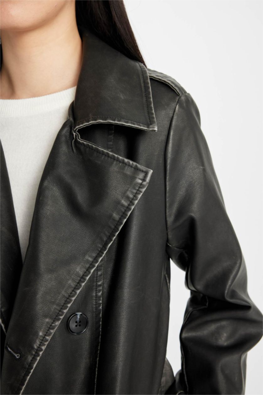 Kadın Açık Haki Su Geçirmez Regular Kalıp Kemerli Cepli Eskitme Suni Deri Uzun Trençkot