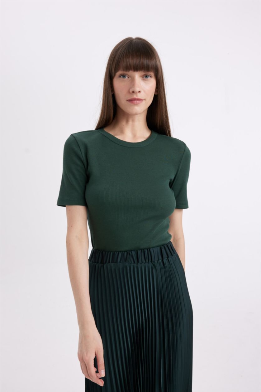 Kadın Yeşil Slim Fit Dar Kesim Bisiklet Yaka Fitilli Kaşkorse Basic Düz Kısa Kollu Tişört