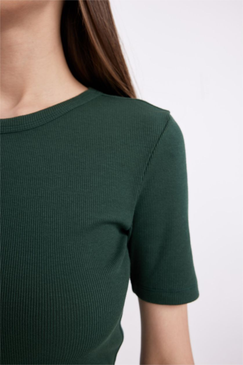 Kadın Yeşil Slim Fit Dar Kesim Bisiklet Yaka Fitilli Kaşkorse Basic Düz Kısa Kollu Tişört