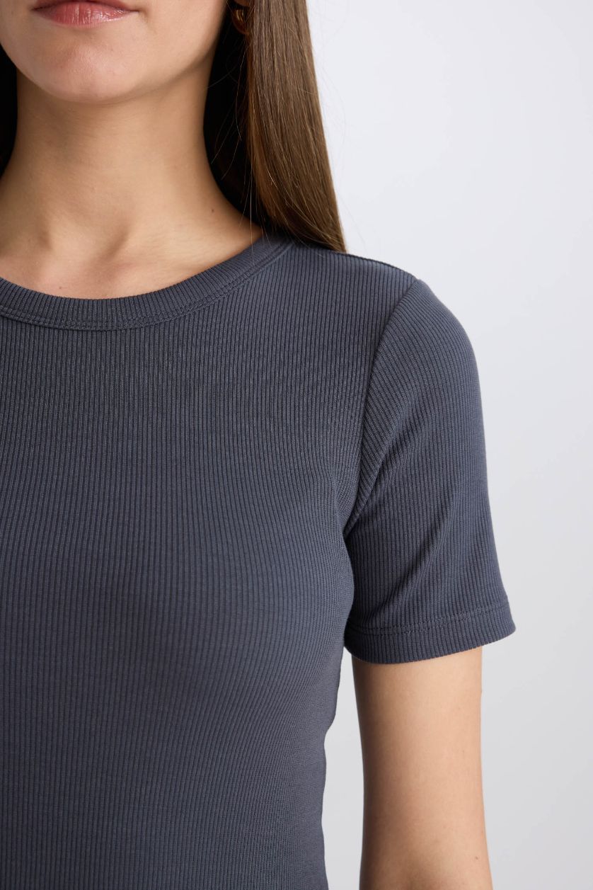 FEMME Anthracite T-shirt slim fit à col rond en coton côtelé à manches courtes