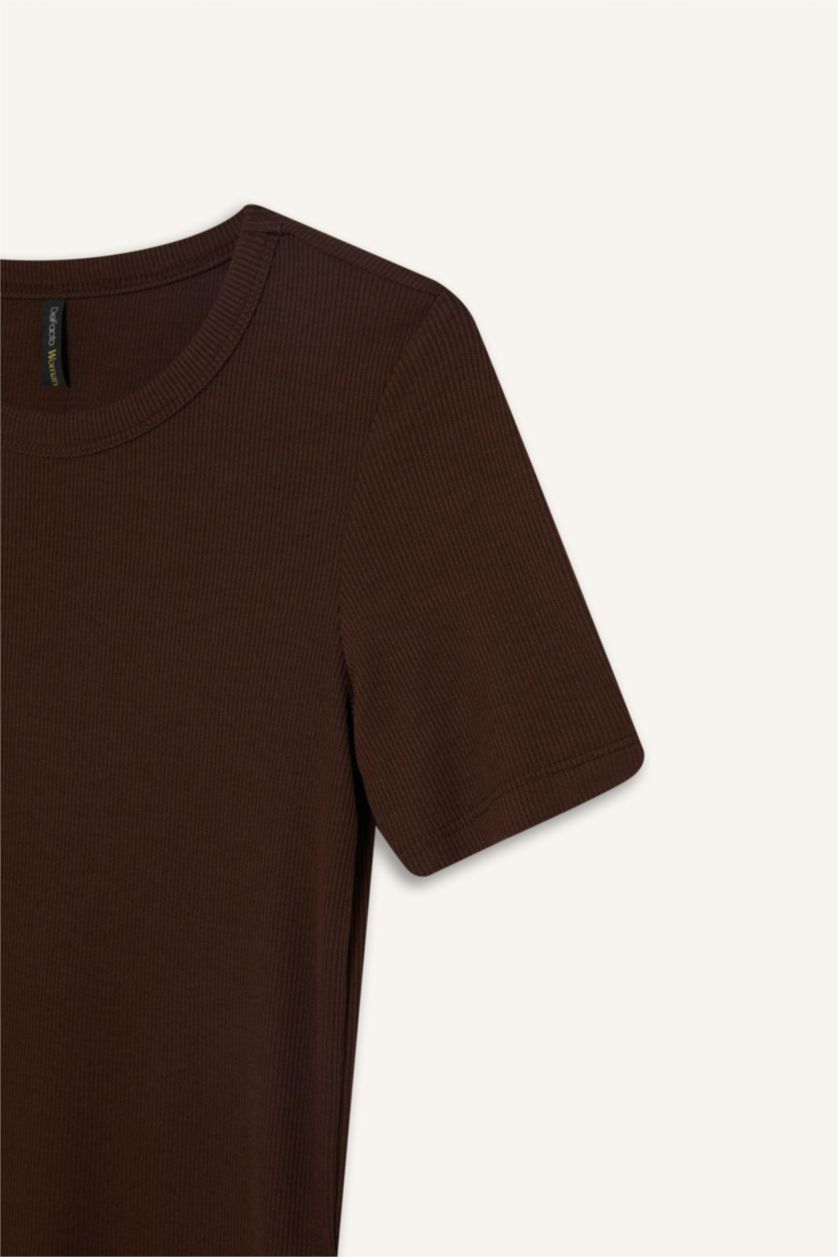 Kadın Kahve Slim Fit Dar Kesim Bisiklet Yaka Fitilli Kaşkorse Basic Düz Kısa Kollu Tişört