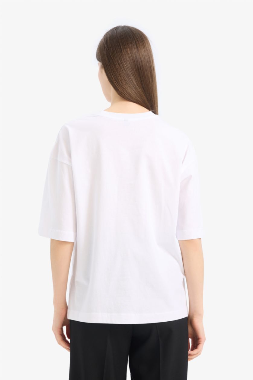 Kadın Beyaz Oversize Geniş Kalıp Bisiklet Yaka Penye Basic Düz Kısa Kollu Beyaz Tişört