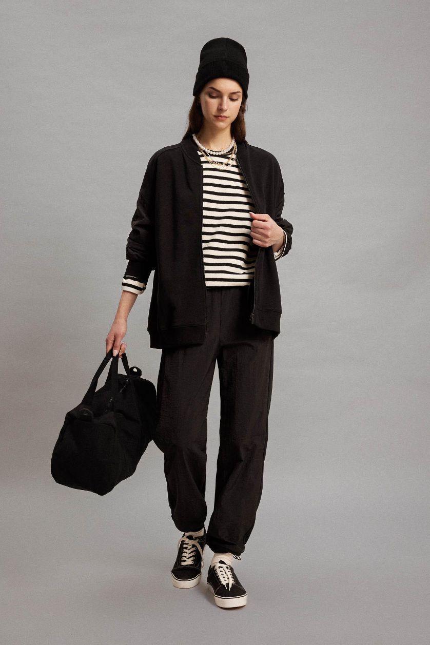 Kadın Siyah Jogger Eşofman Altı Basic Düz Beli Lastikli Ayarlanabilir Lastik Paçalı Cepli