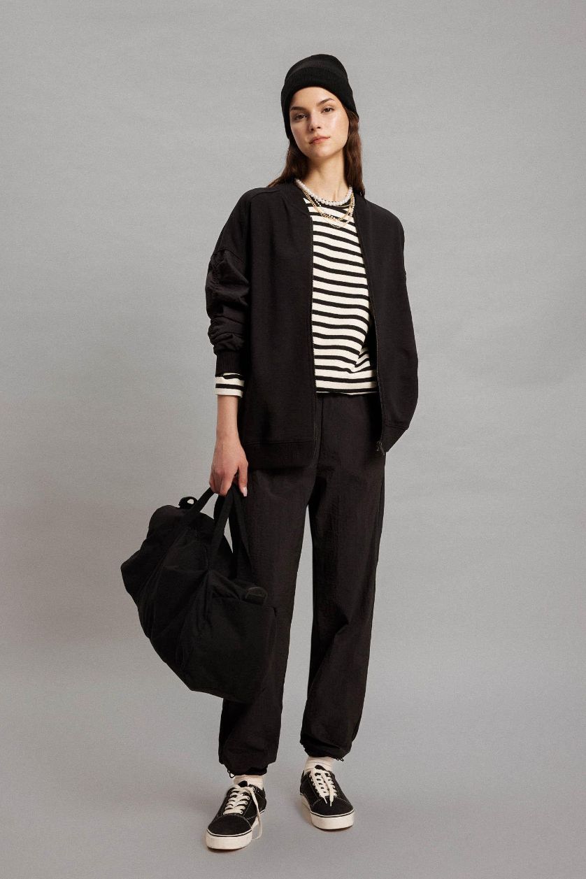 Kadın Siyah Jogger Eşofman Altı Basic Düz Beli Lastikli Ayarlanabilir Lastik Paçalı Cepli