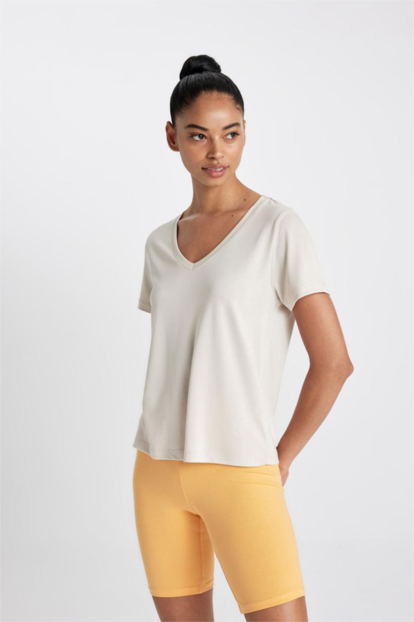 حريمي بيج فاتح تيشيرت نص كم قصة عادية نسيج مشروط بياقة V من DeFactoFit