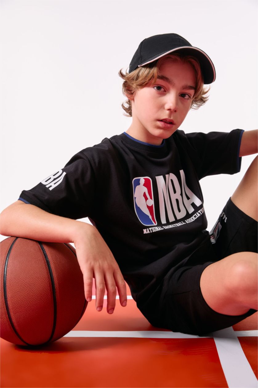 GARÇONS Noir T-shirt oversize NBA Wordmark à col rond et manches courtes pour garçon