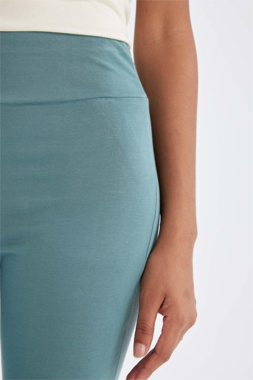 نساء أخضر بنطرون جارلس برجل واسع من DeFactoFit