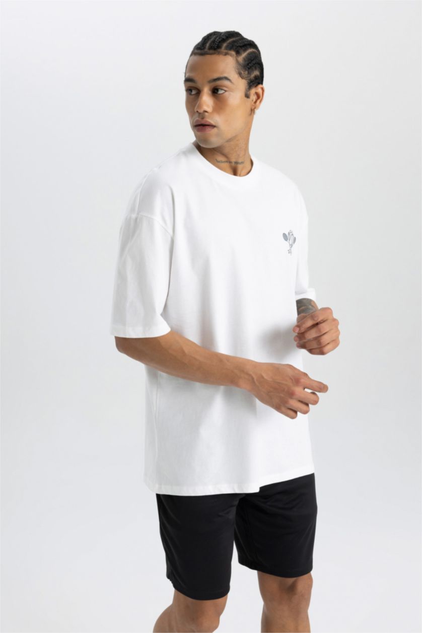 رجال أبيض تي شيرت مطبوع اوفر سايز بياقة مستديرة بطبعة من الخلف من DeFactoFit
