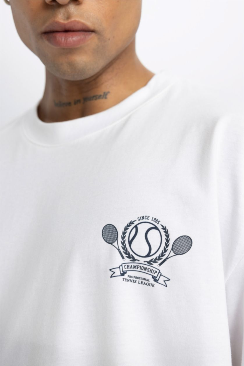 رجال أبيض تي شيرت مطبوع اوفر سايز بياقة مستديرة بطبعة من الخلف من DeFactoFit