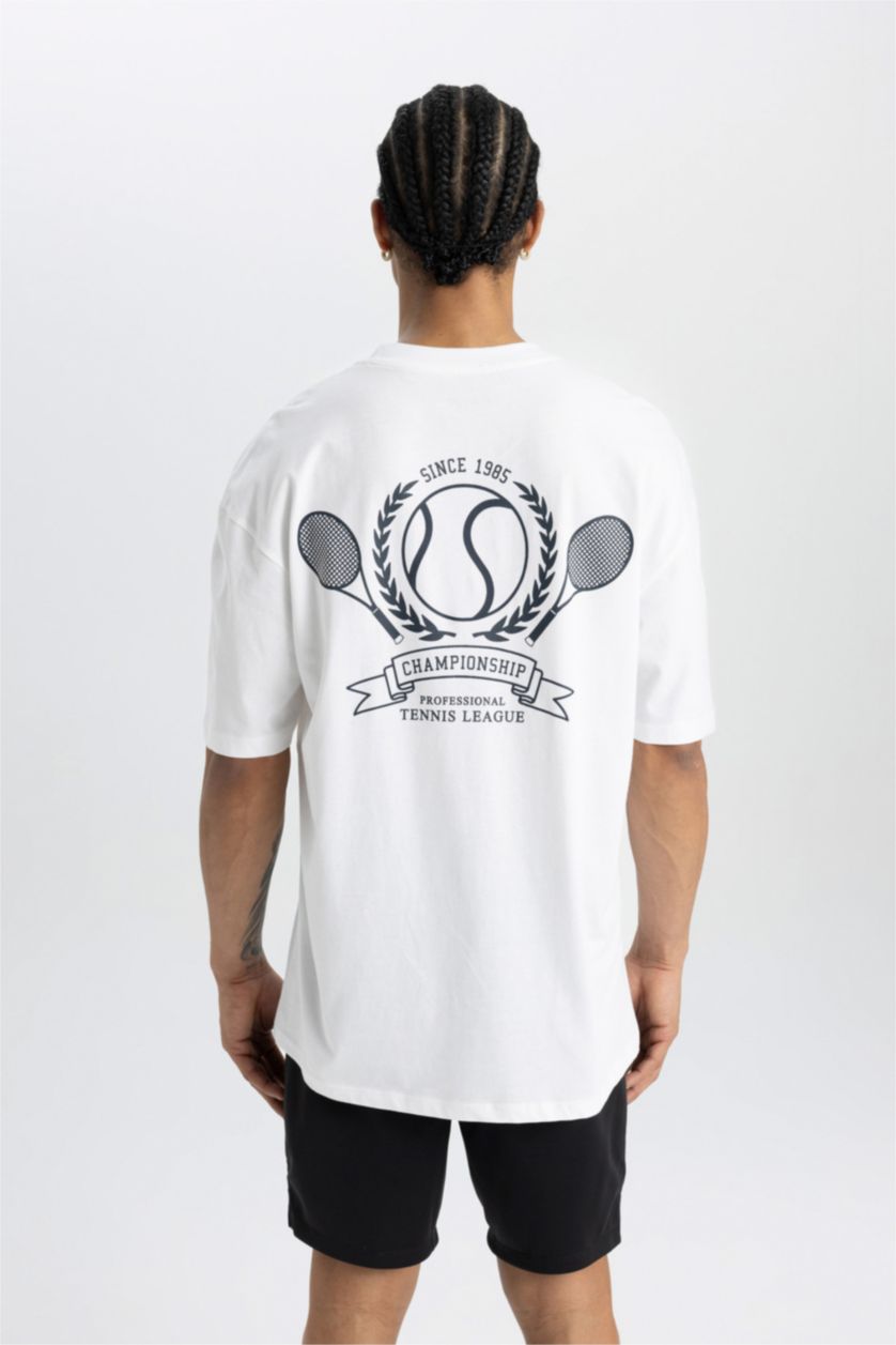 رجال أبيض تي شيرت مطبوع اوفر سايز بياقة مستديرة بطبعة من الخلف من DeFactoFit