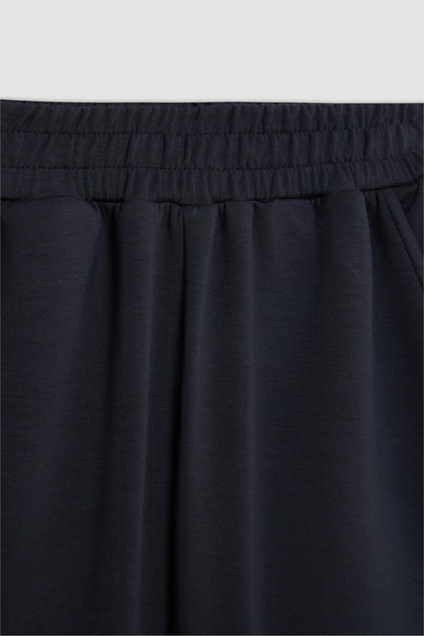 حريمي أنثرا شورت قصير قصة عادية برباط من DeFactoFit