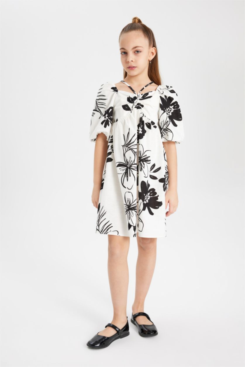 بنات بيج فاتح فستان قطن قصة عادية نص كم