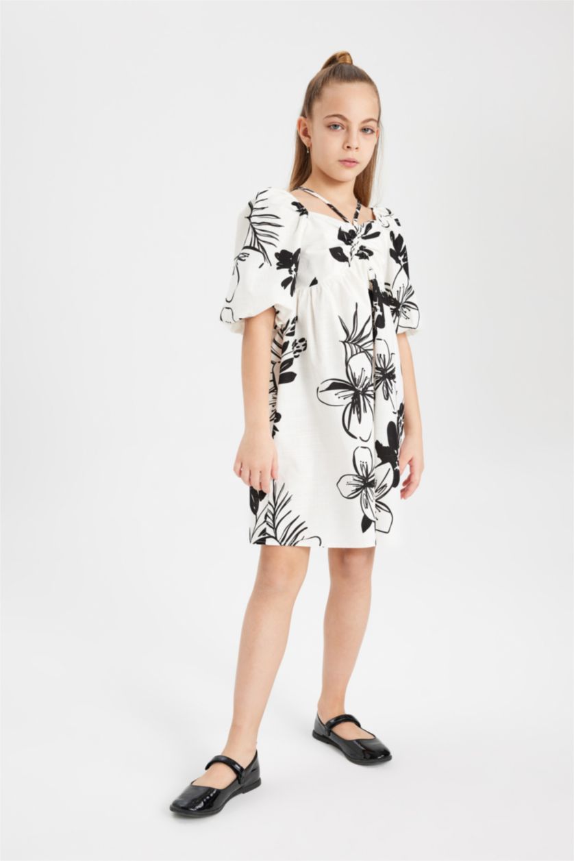 بنات بيج فاتح فستان قطن قصة عادية نص كم