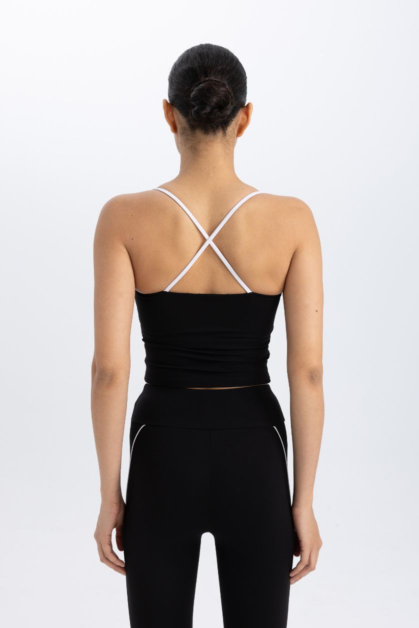 نساء أسود كيمونه بياخة مستديرة بدون ردن من DeFactoFit